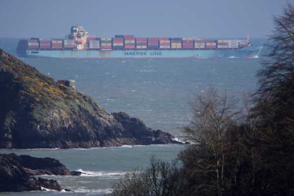 23 March 2020 - 14-22-55 
Passing trade: Maersk Montana container ship heading for Charleston, South Carolina from Bremethaven in Germany. All 292 metres of it.
------------
Cargo ship Maersk Montana passes Dartmouth